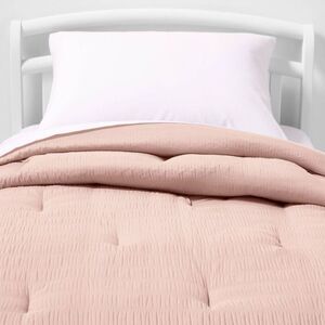 Pillowfort - Toddler Seersucker Kids' Comforter Pink - Pillowfo Pink